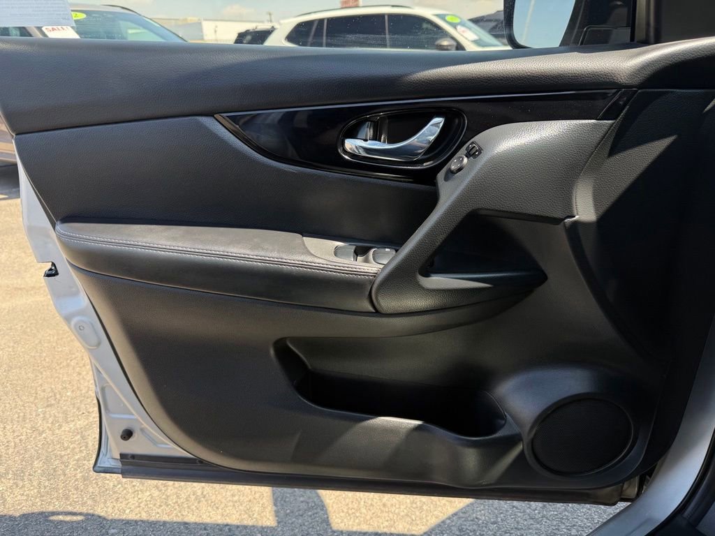Used 2021 Nissan Rogue Sport SV FWD image 18