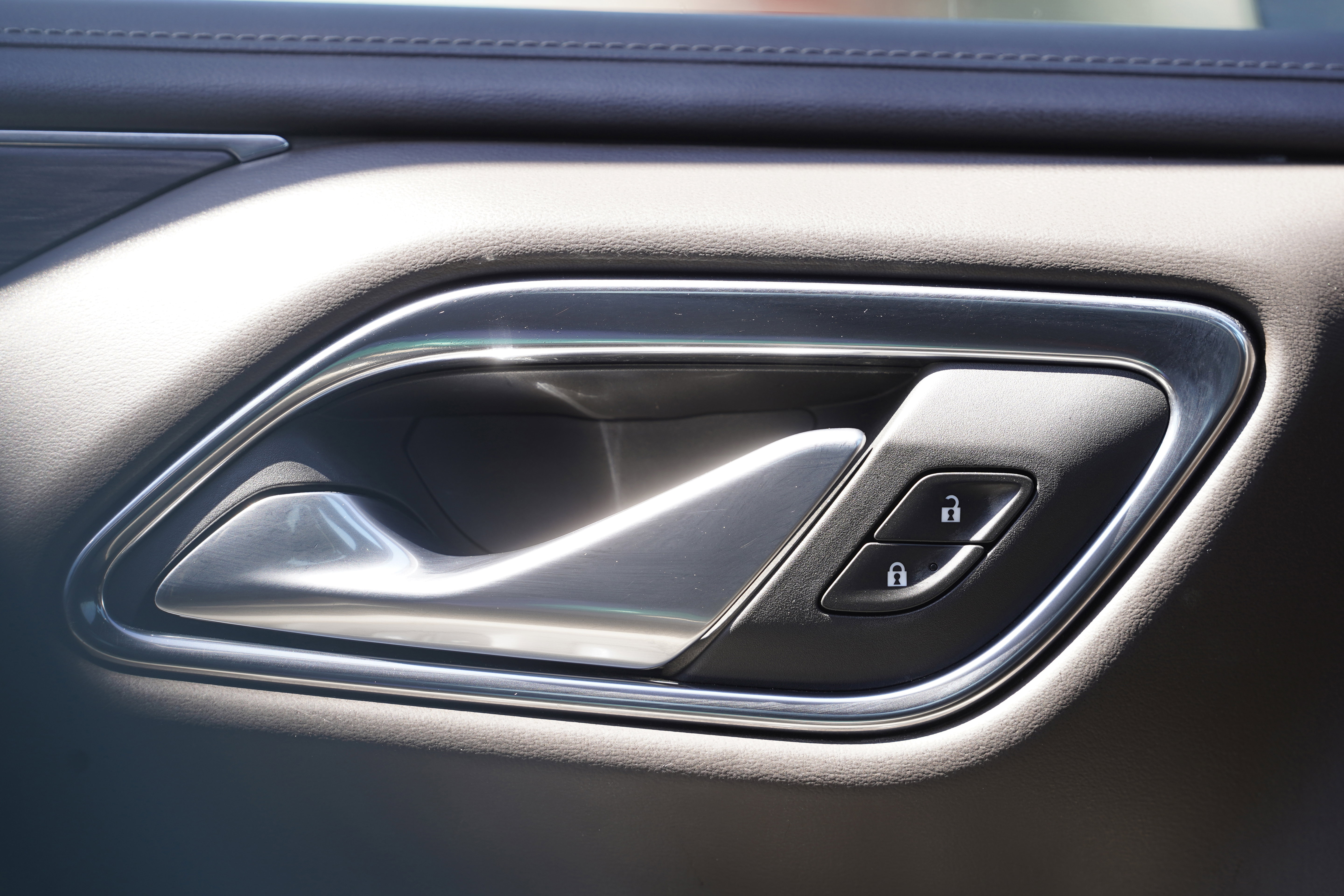 Used 2022 Chevrolet Tahoe LT w/ Luxury Package image 16