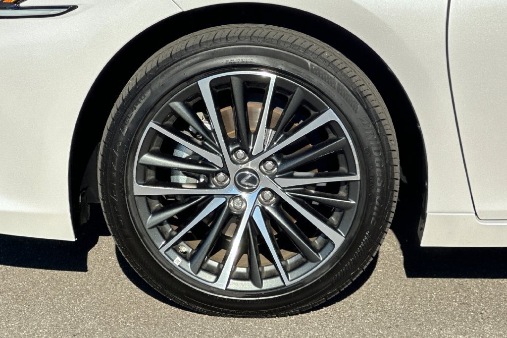 Certified 2025 Lexus ES 300h w/ Premium Package FWD image 24