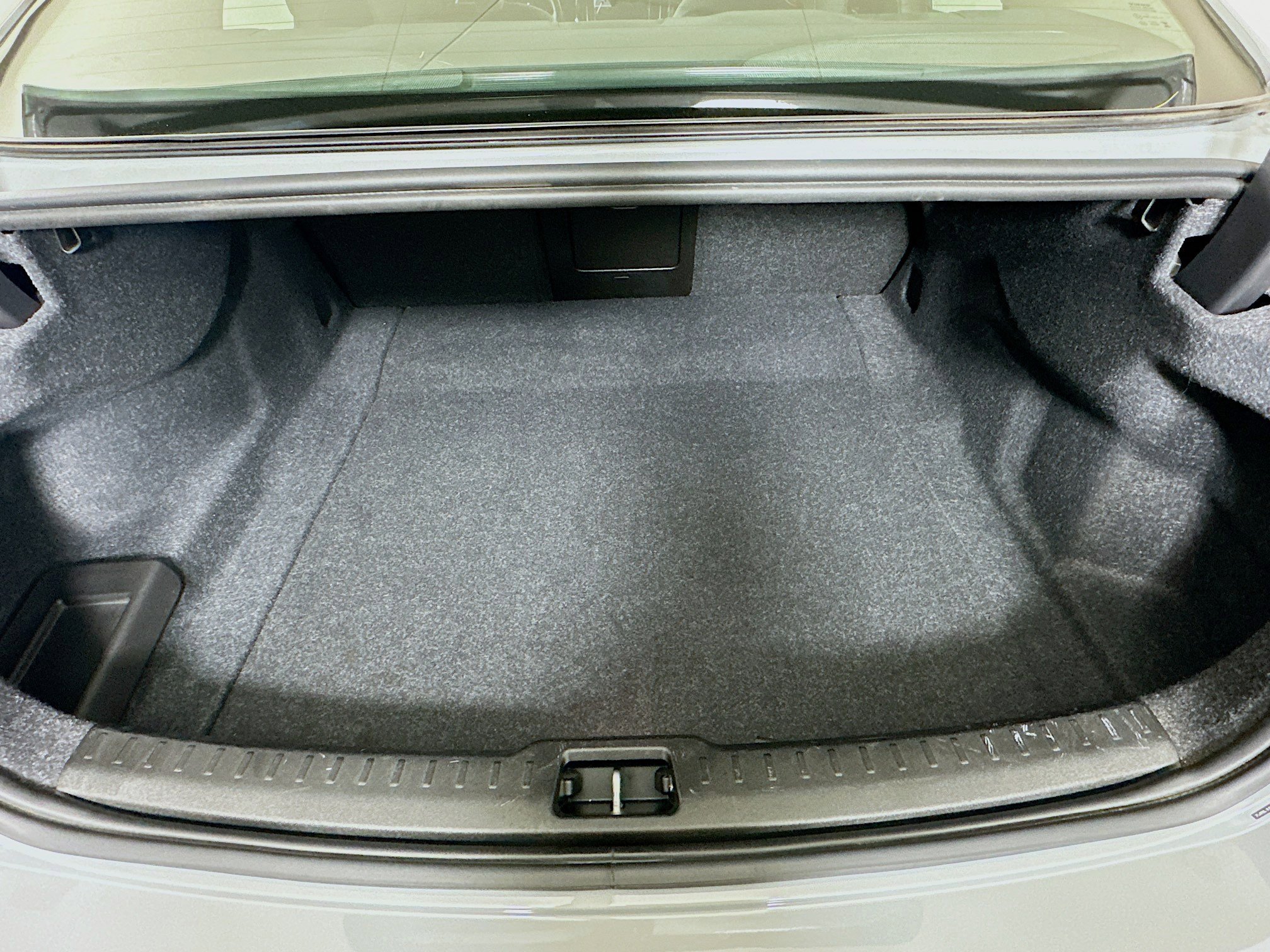 Used 2025 Volvo S60 B5 Plus image 29