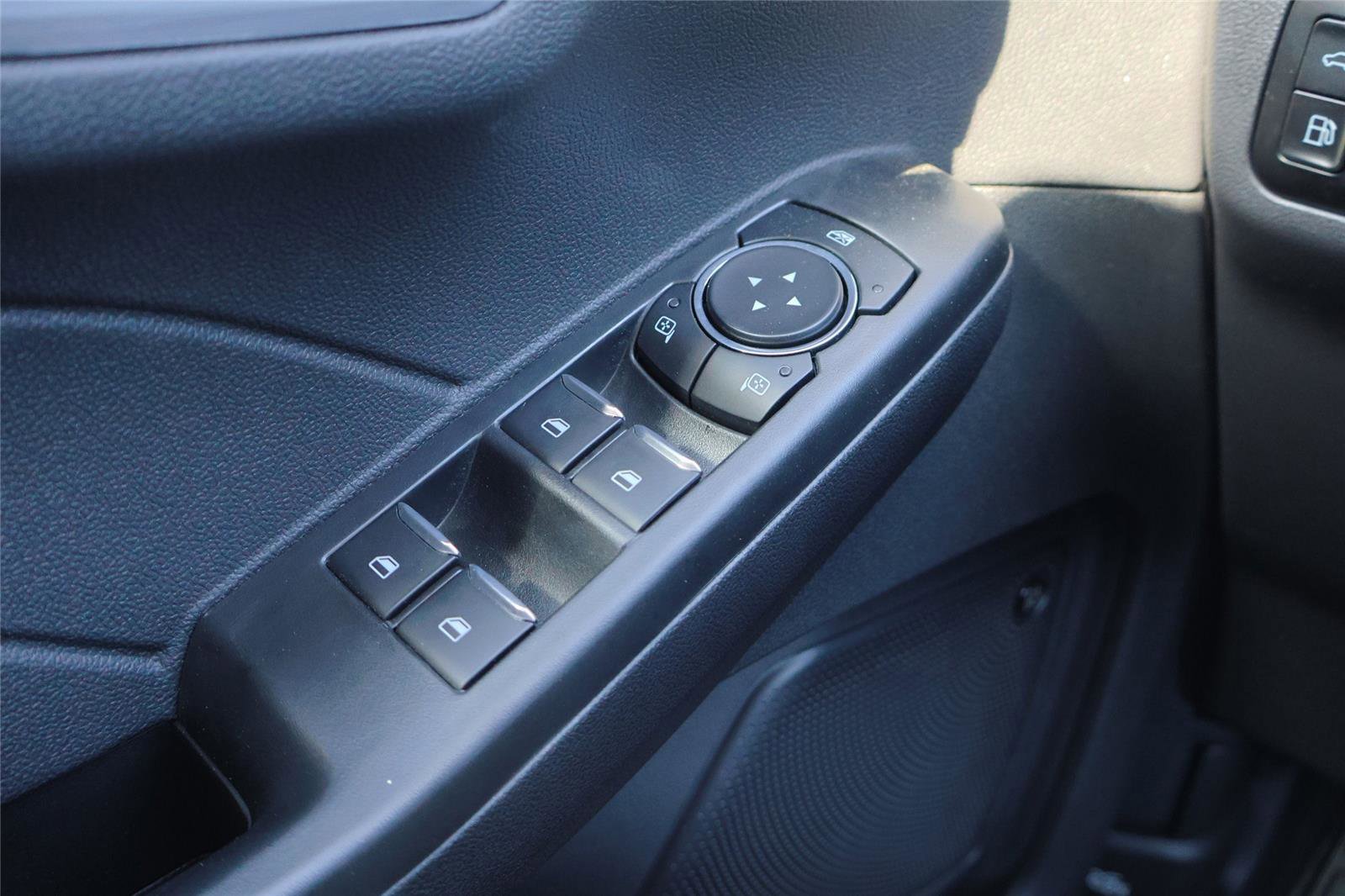 New 2025 Ford Escape SE w/ PHEV Premium Package image 14