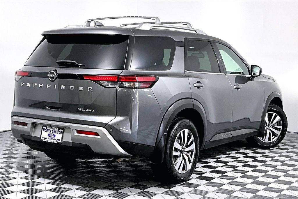 Used 2022 Nissan Pathfinder SL AWD/4WD image 12