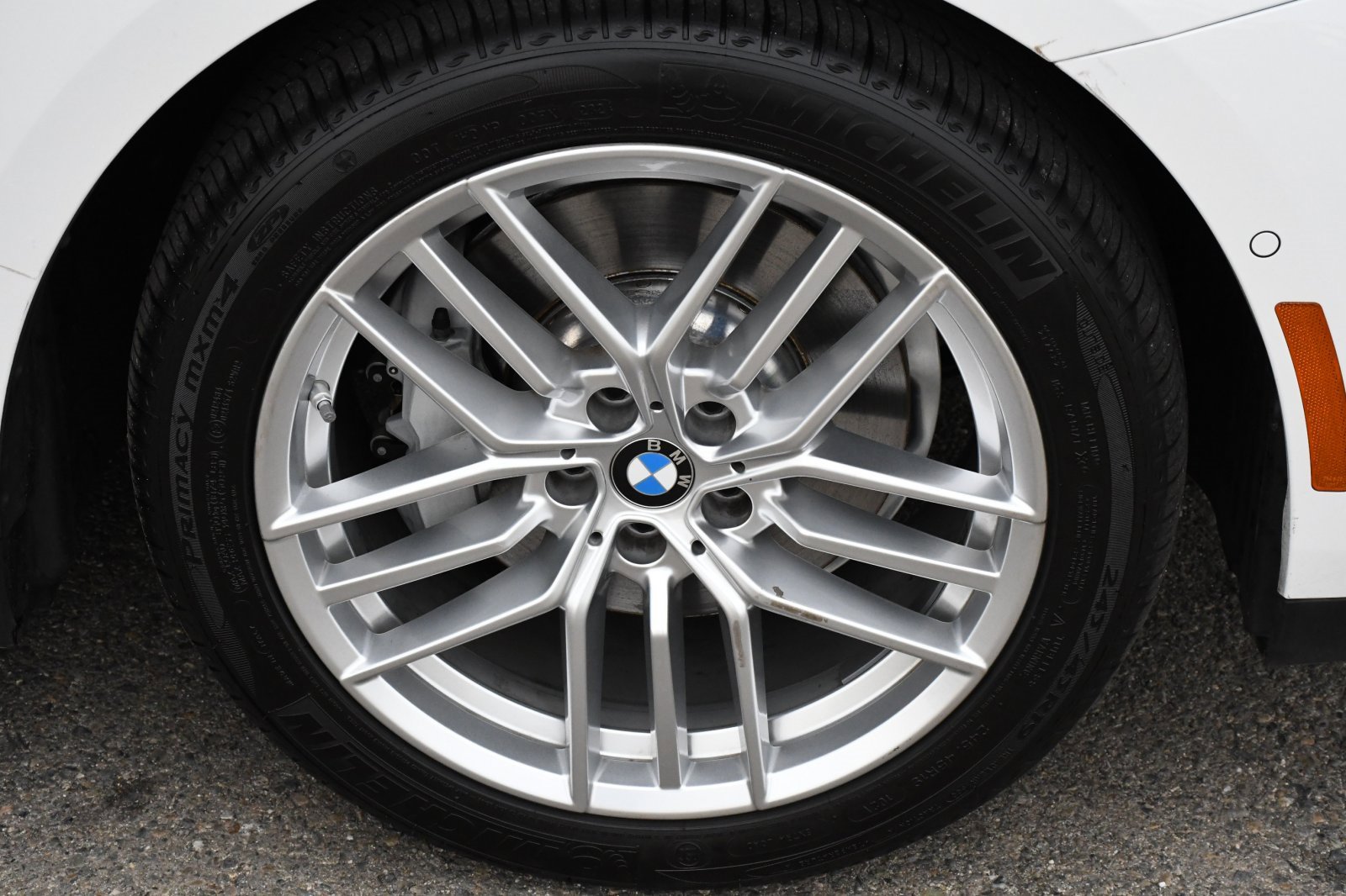 Used 2024 BMW 530i xDrive w/ Convenience Package image 4