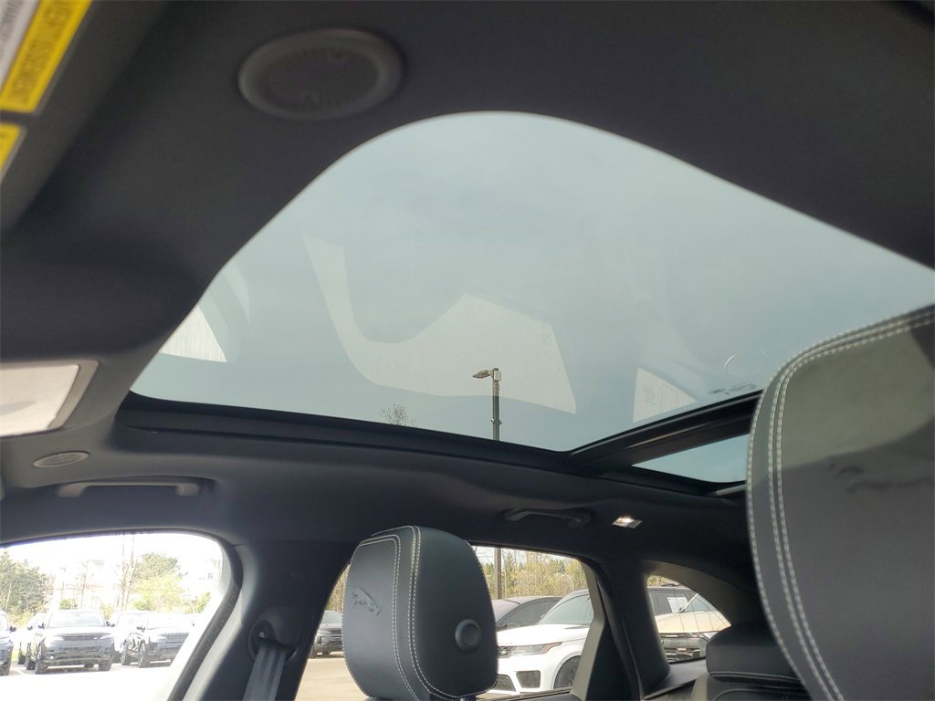 New 2025 Jaguar F-PACE R-Dynamic S image 24