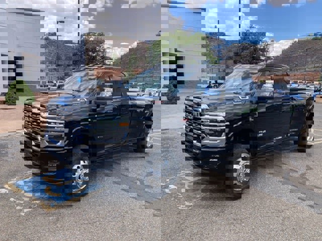 New 2025 RAM 3500 Longhorn image 2