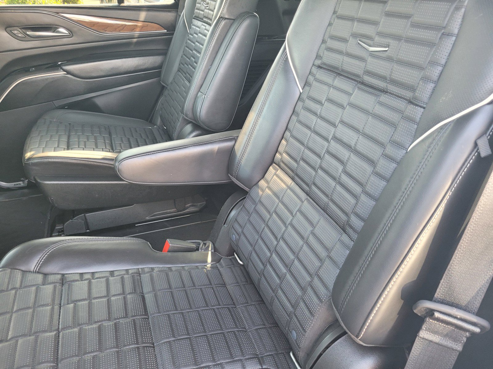 Used 2021 Cadillac Escalade Premium Luxury Platinum AWD/4WD image 11