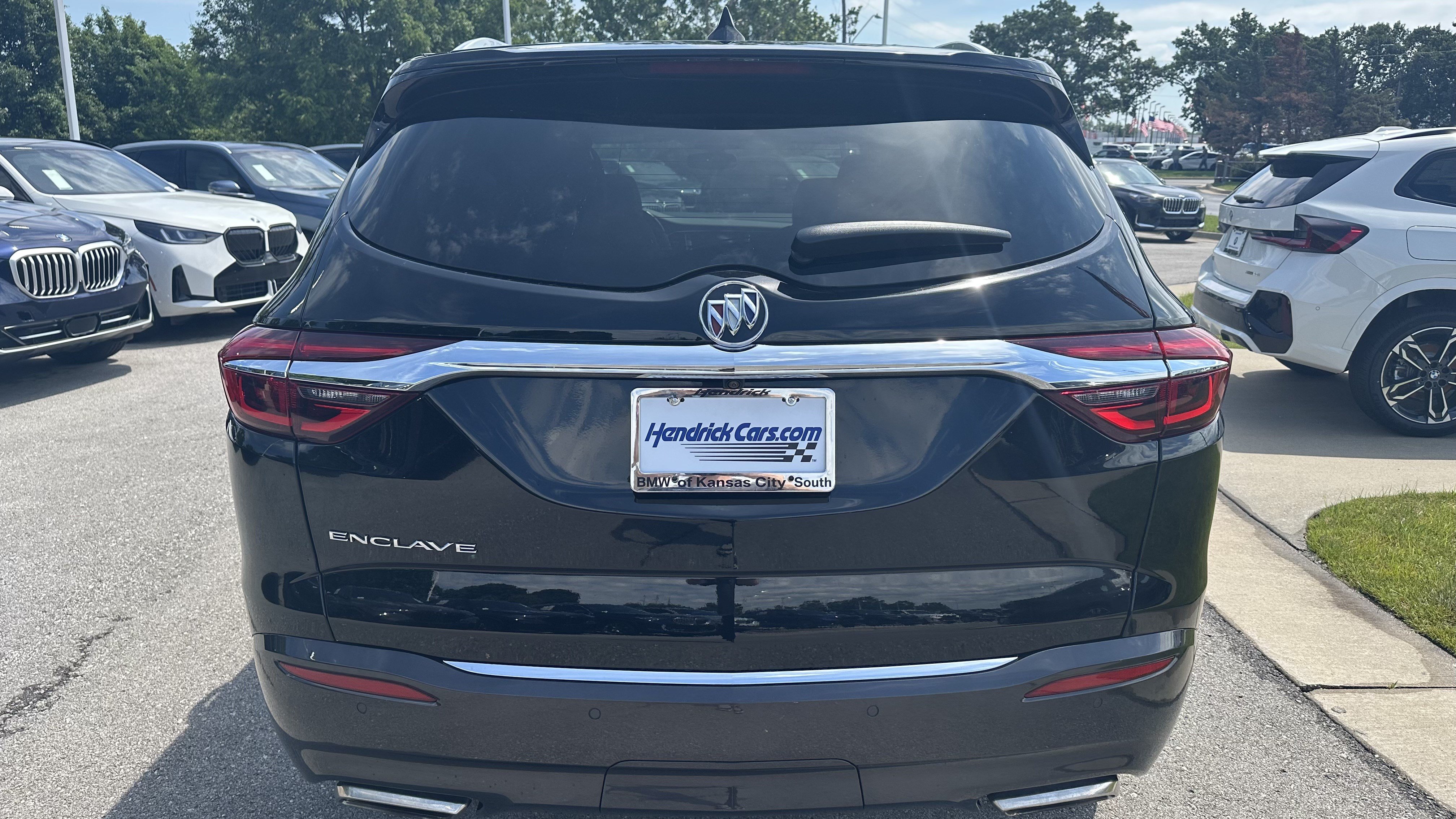 Used 2021 Buick Enclave Essence w/ Sound and Sites Package FWD image 9