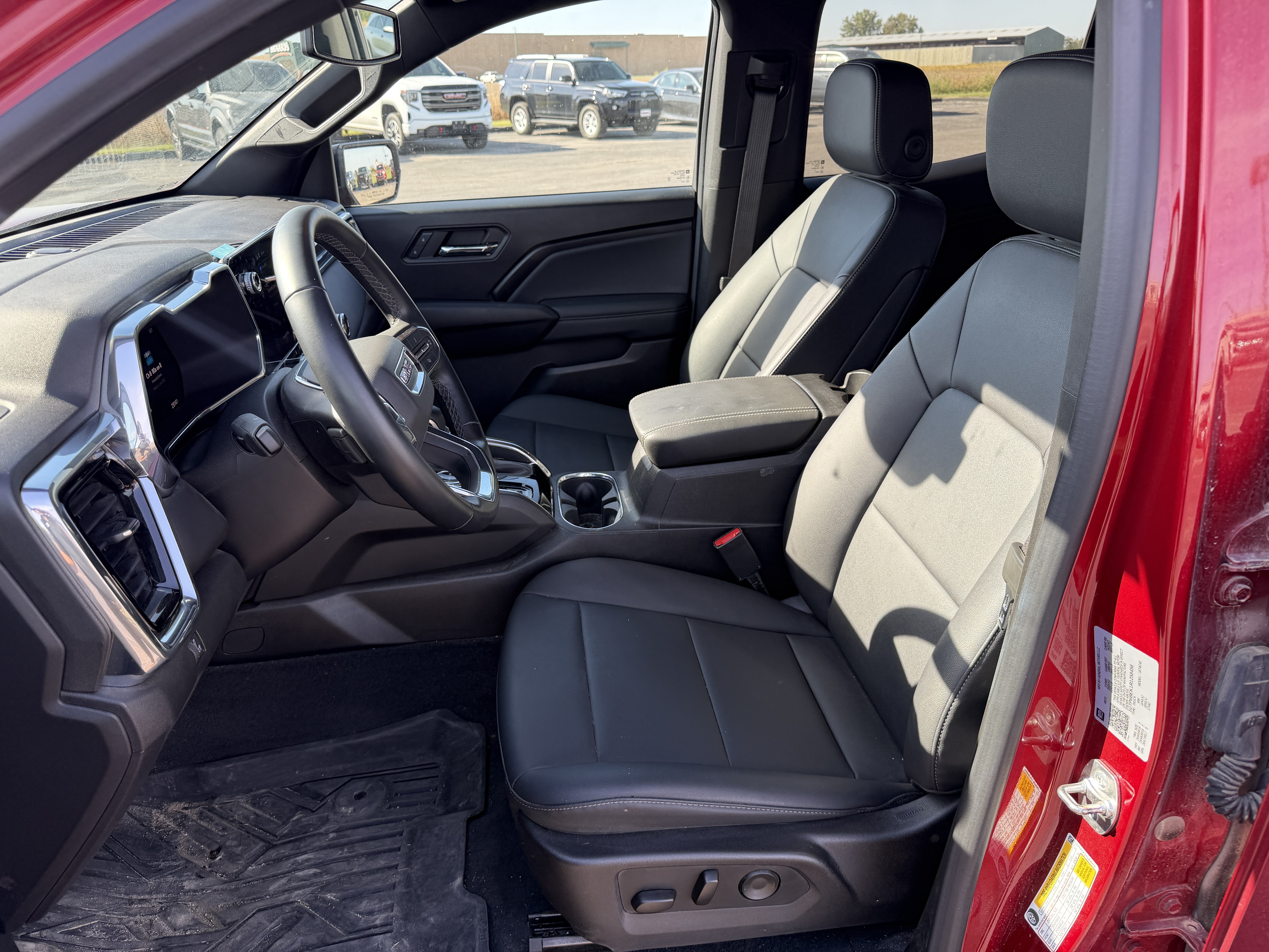 Used 2024 GMC Canyon Elevation w/ Elevation Premium Package AWD/4WD image 8