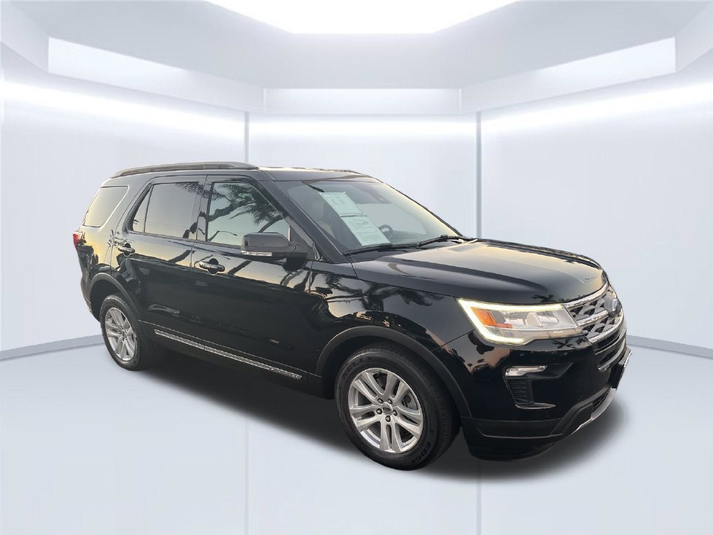 Used 2018 Ford Explorer XLT w/ Equipment Group 202A AWD/4WD image 7