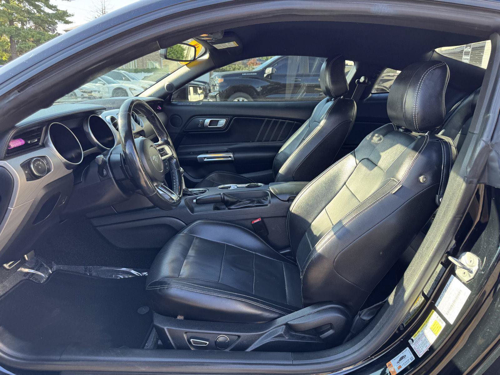 Used 2018 Ford Mustang GT Premium w/ Black Accent Package RWD image 20