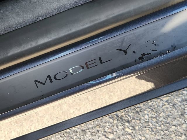 Used 2023 Tesla Model Y Performance AWD/4WD image 31