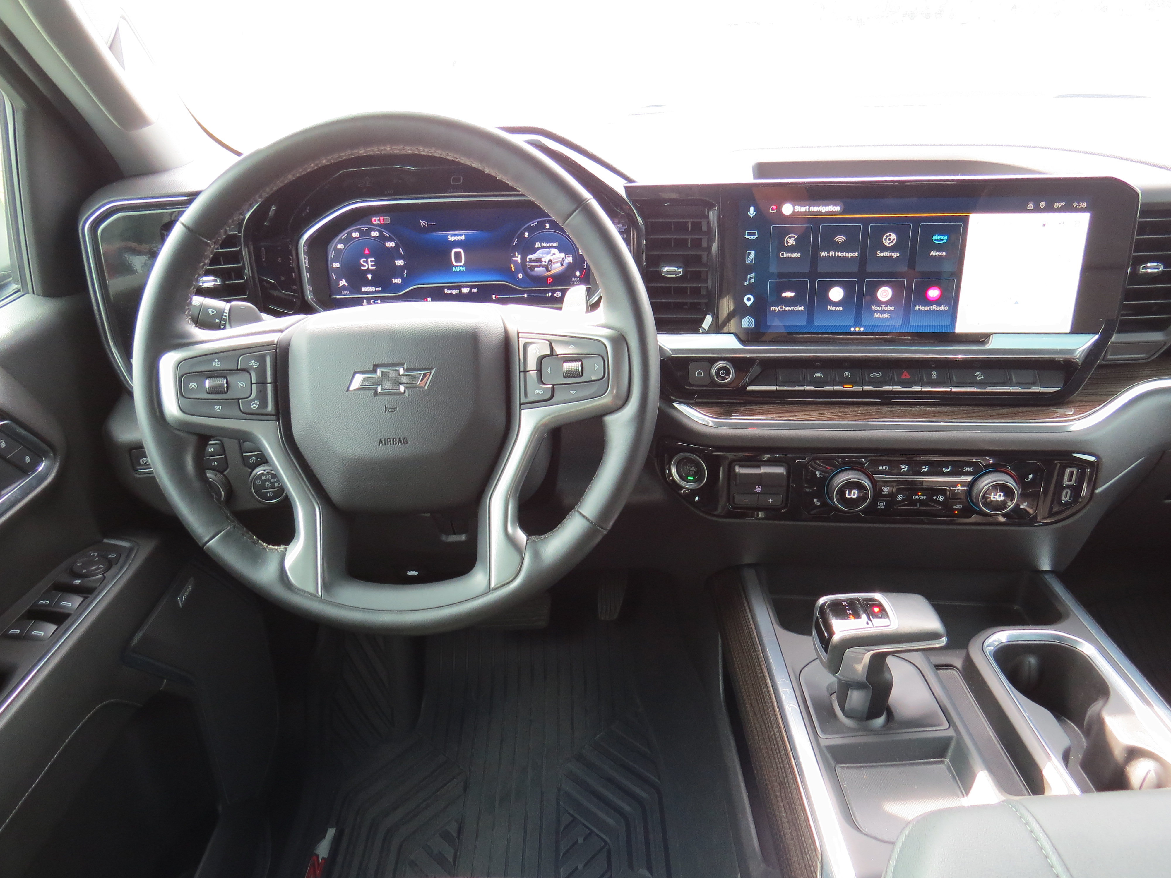 Used 2025 Chevrolet Silverado 1500 LT Trail Boss w/ Convenience Package II AWD/4WD image 22