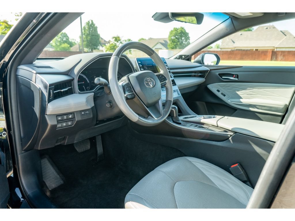 Used 2022 Toyota Avalon Limited w/ Advanced Safety Package FWD image 10