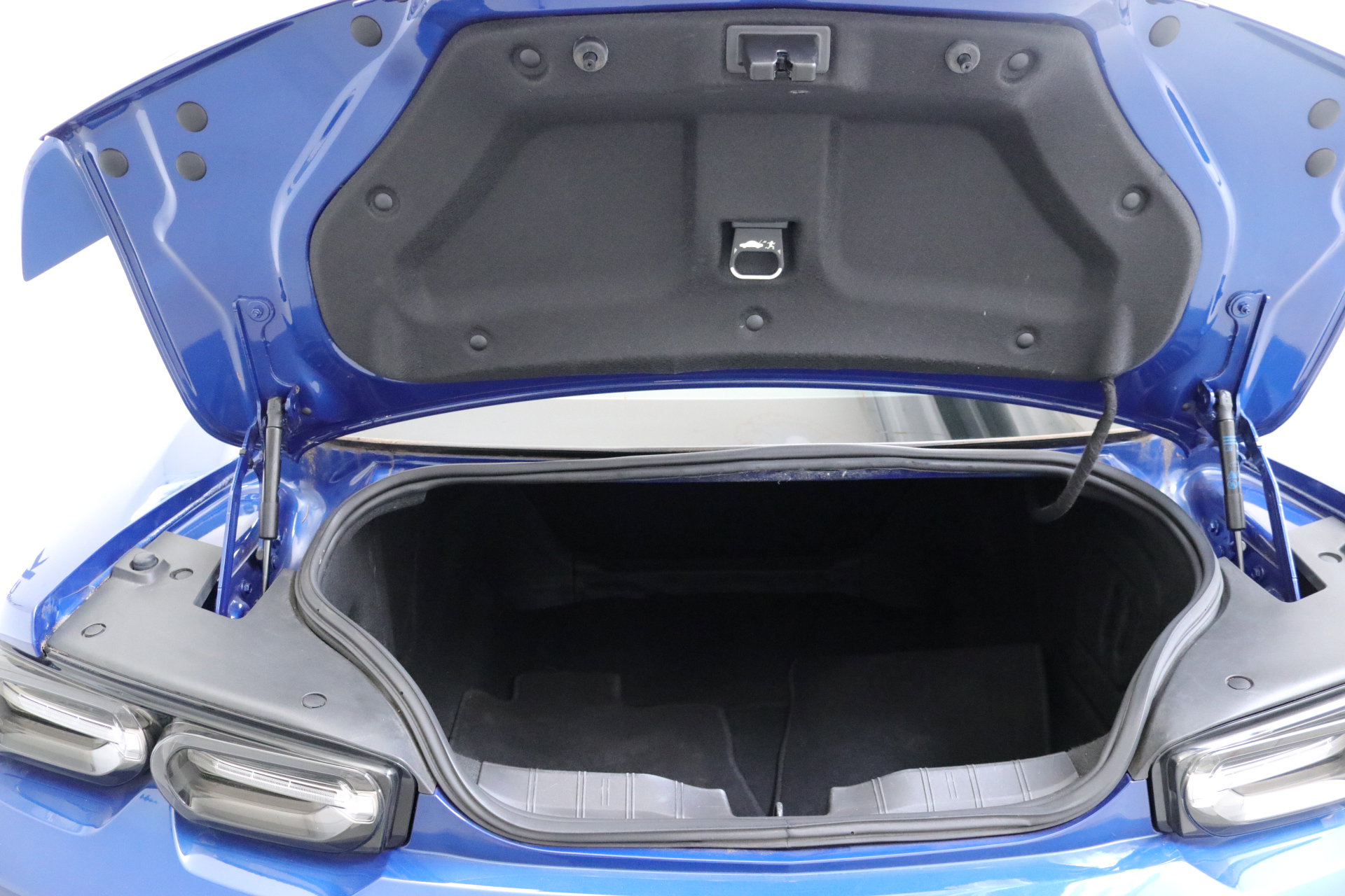 Used 2021 Chevrolet Camaro SS image 25