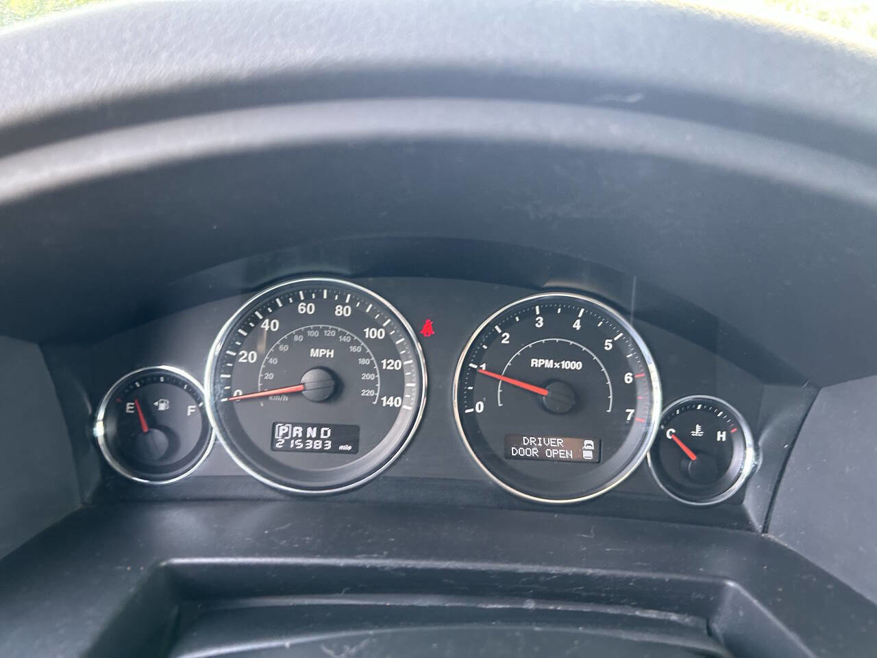 Used 2008 Jeep Commander Sport image 6