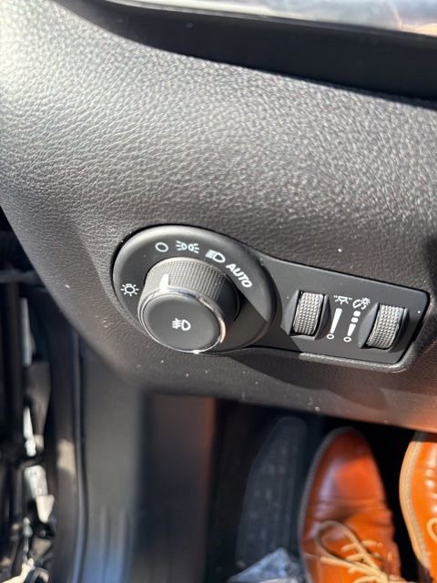 Certified 2022 Jeep Compass Limited w/ Elite Group image 34