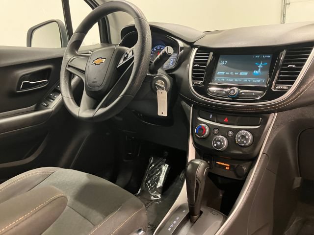 Used 2017 Chevrolet Trax LS FWD image 40