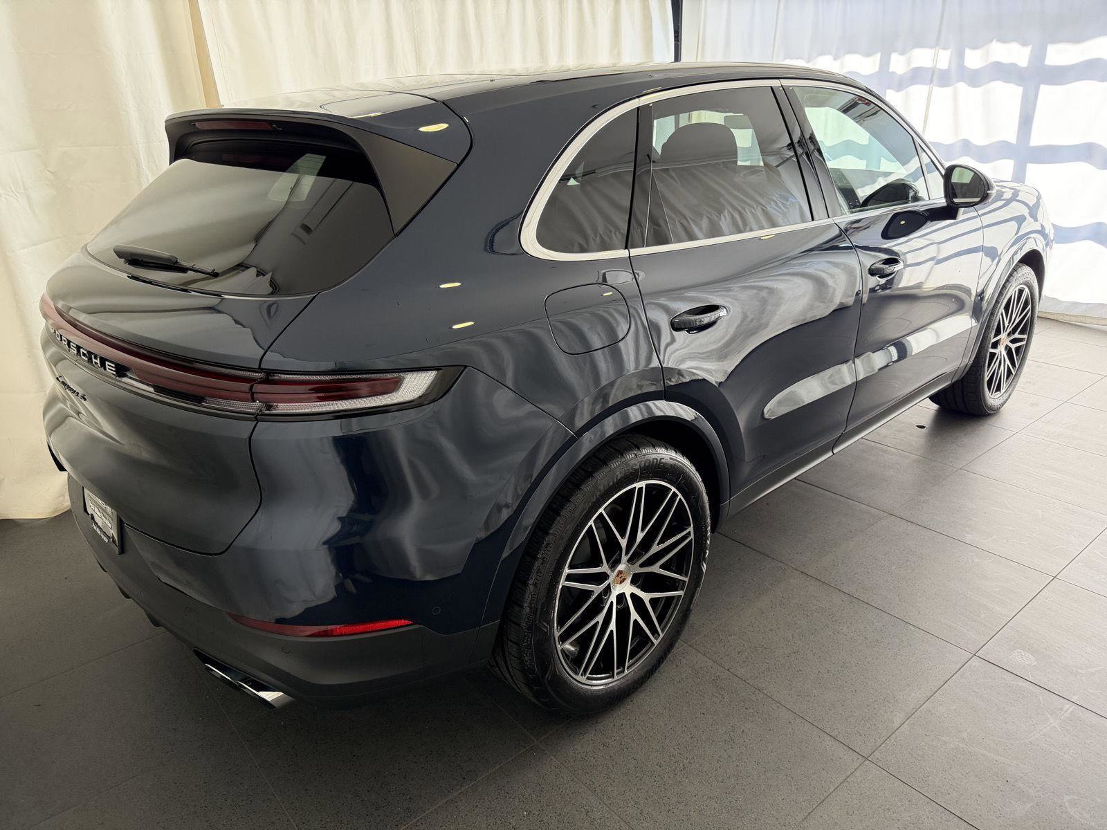 Certified 2025 Porsche Cayenne S image 9