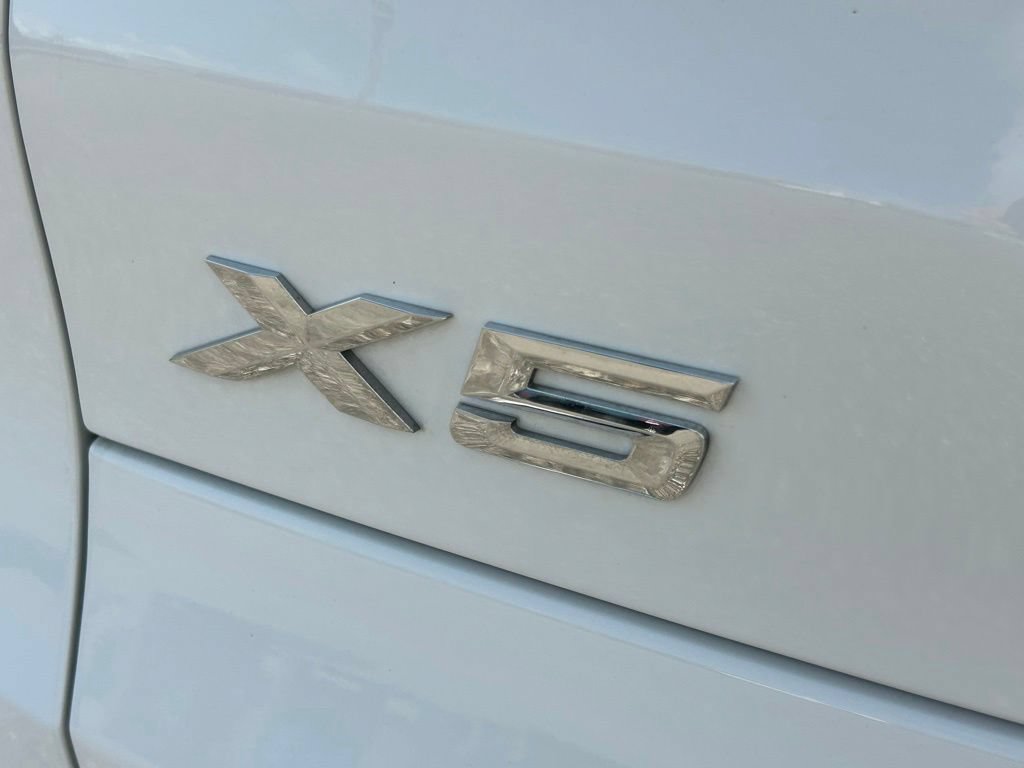 Used 2025 BMW X5 xDrive50e AWD/4WD image 56