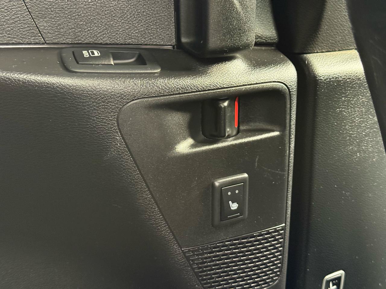 Used 2019 Chrysler Pacifica Touring-L FWD image 43