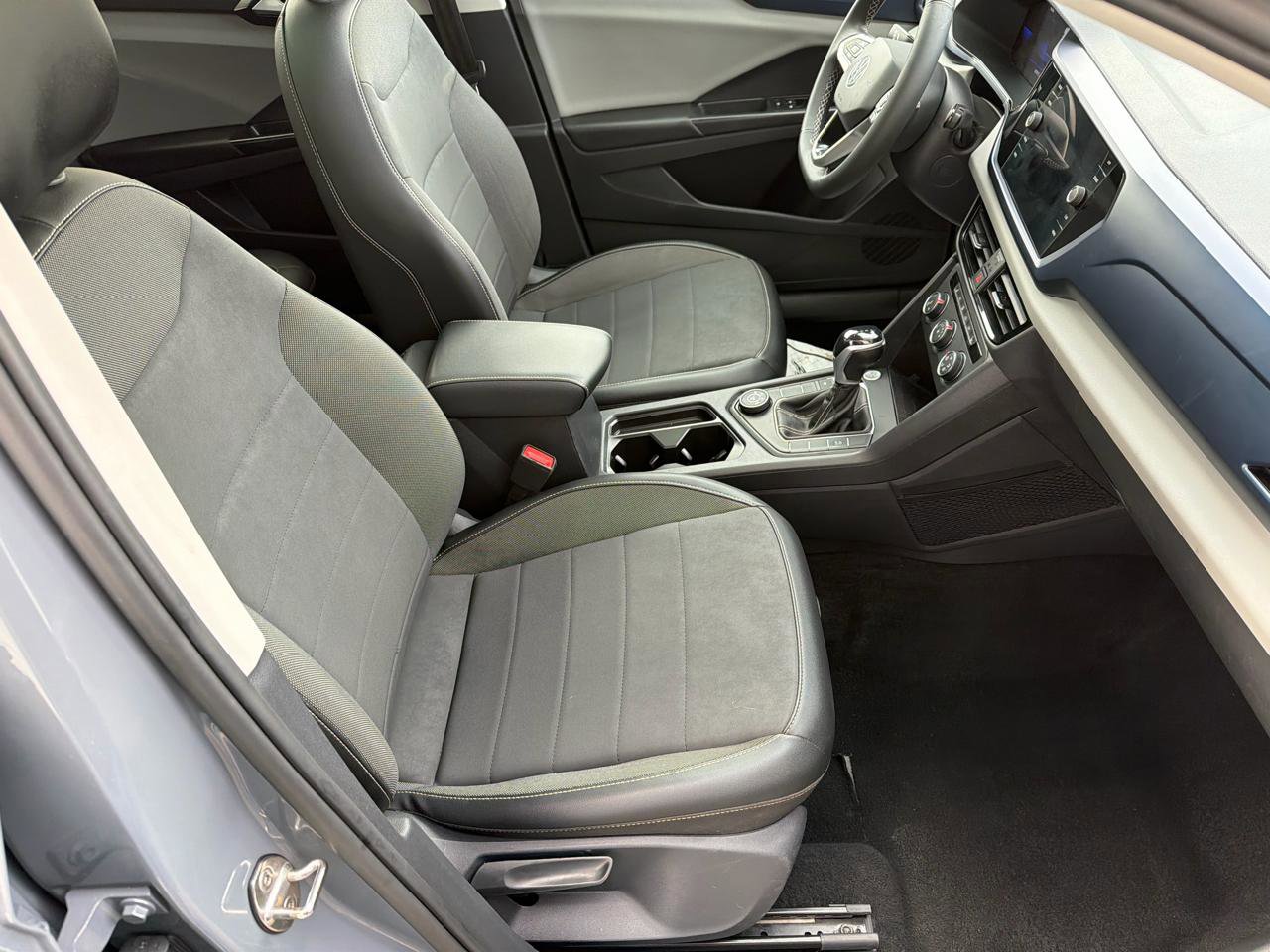 Used 2022 Volkswagen Taos SE image 11