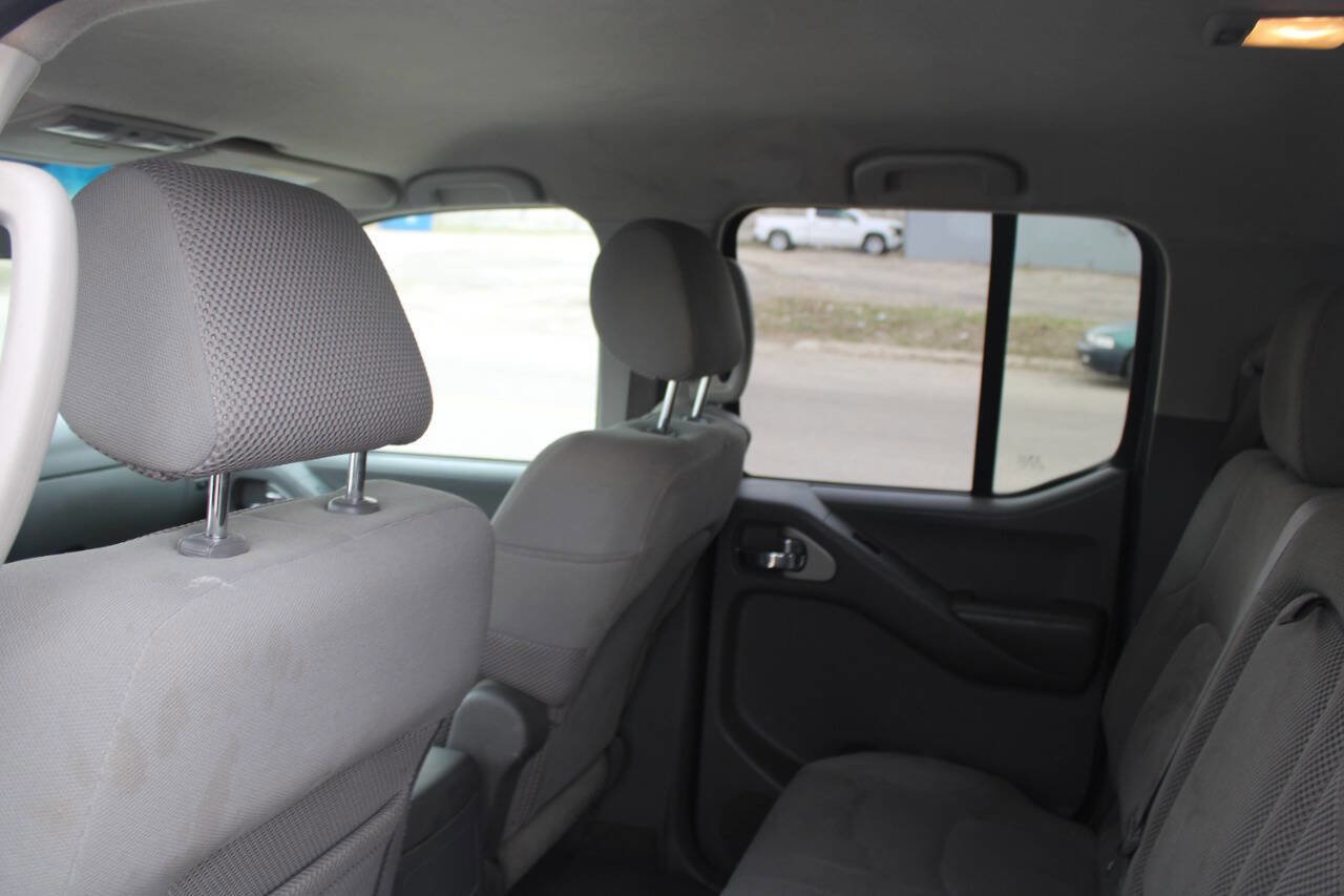 Used 2007 Nissan Frontier SE w/ SE Value Truck Pkg image 16