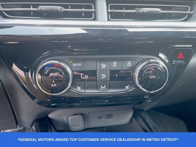 Used 2024 Chevrolet Trax RS w/ Sunroof Package FWD image 18