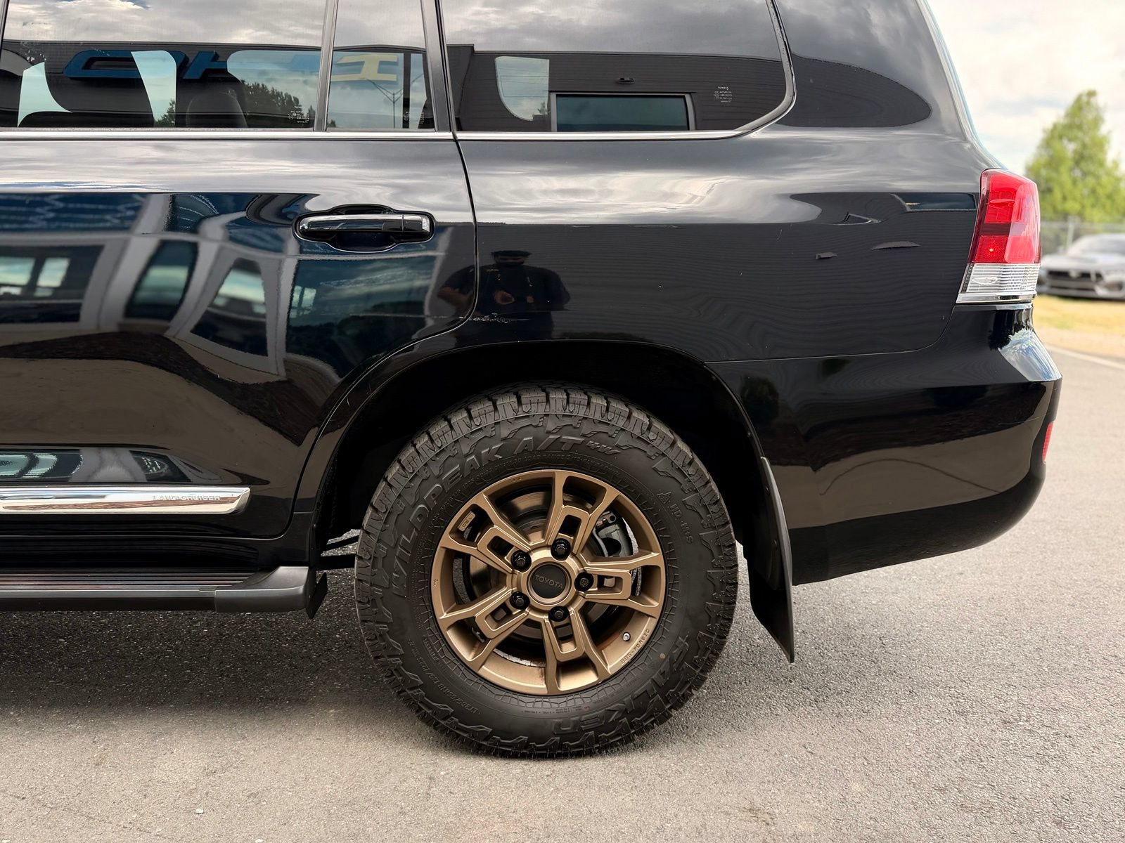 Used 2020 Toyota Land Cruiser AWD/4WD image 11