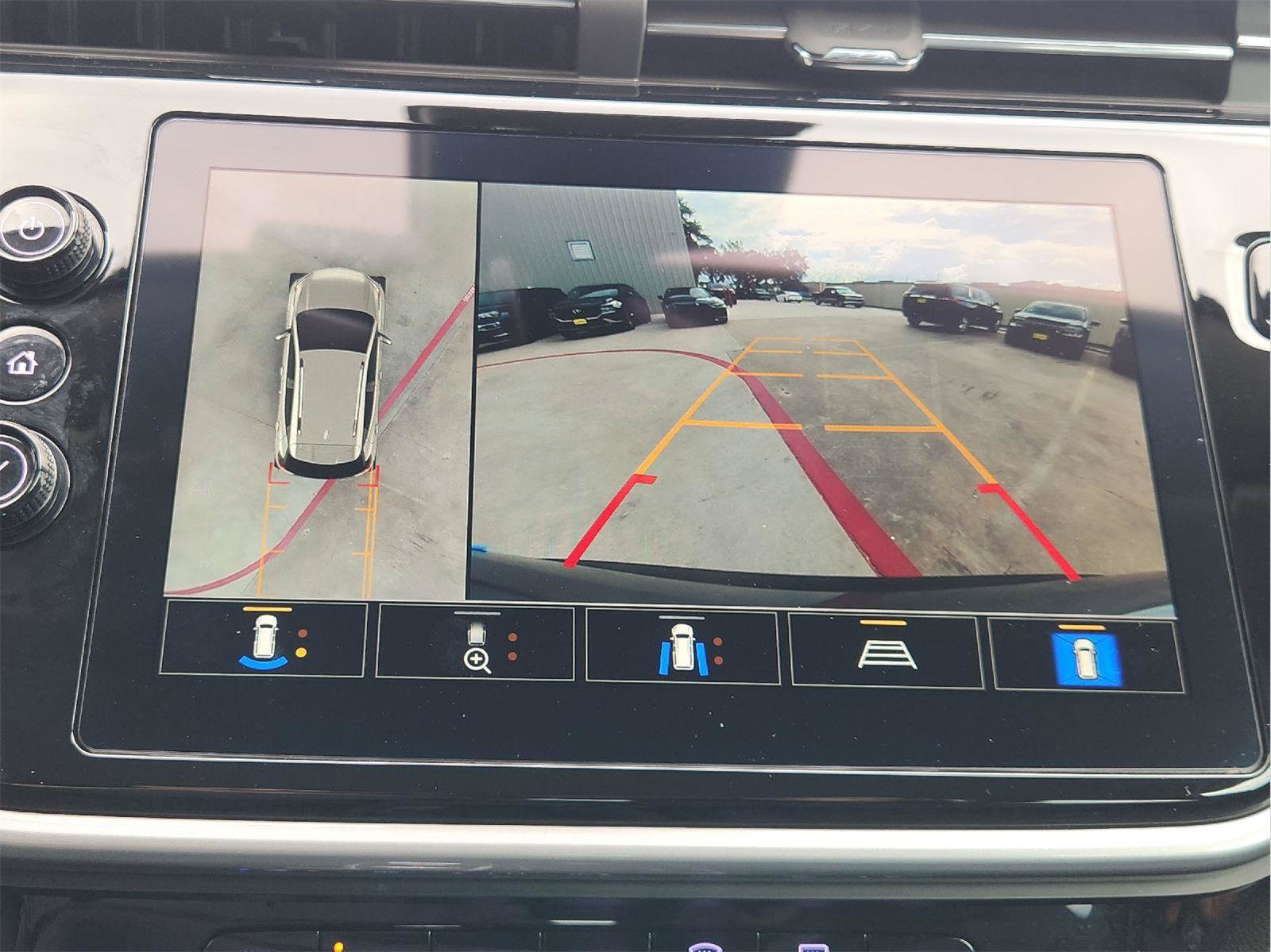 Certified 2023 Chevrolet Bolt EUV Premier w/ Super Cruise Package FWD image 18