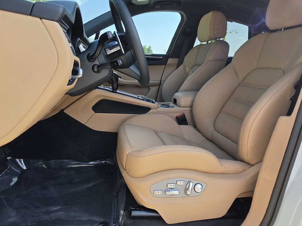 New 2026 Porsche Macan AWD/4WD image 11