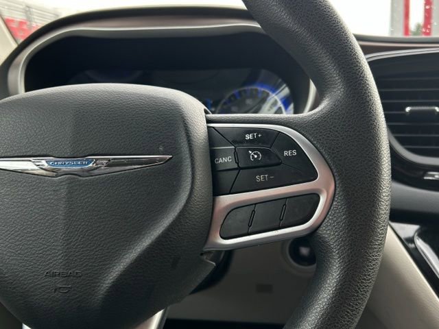 Used 2017 Chrysler Pacifica LX image 30