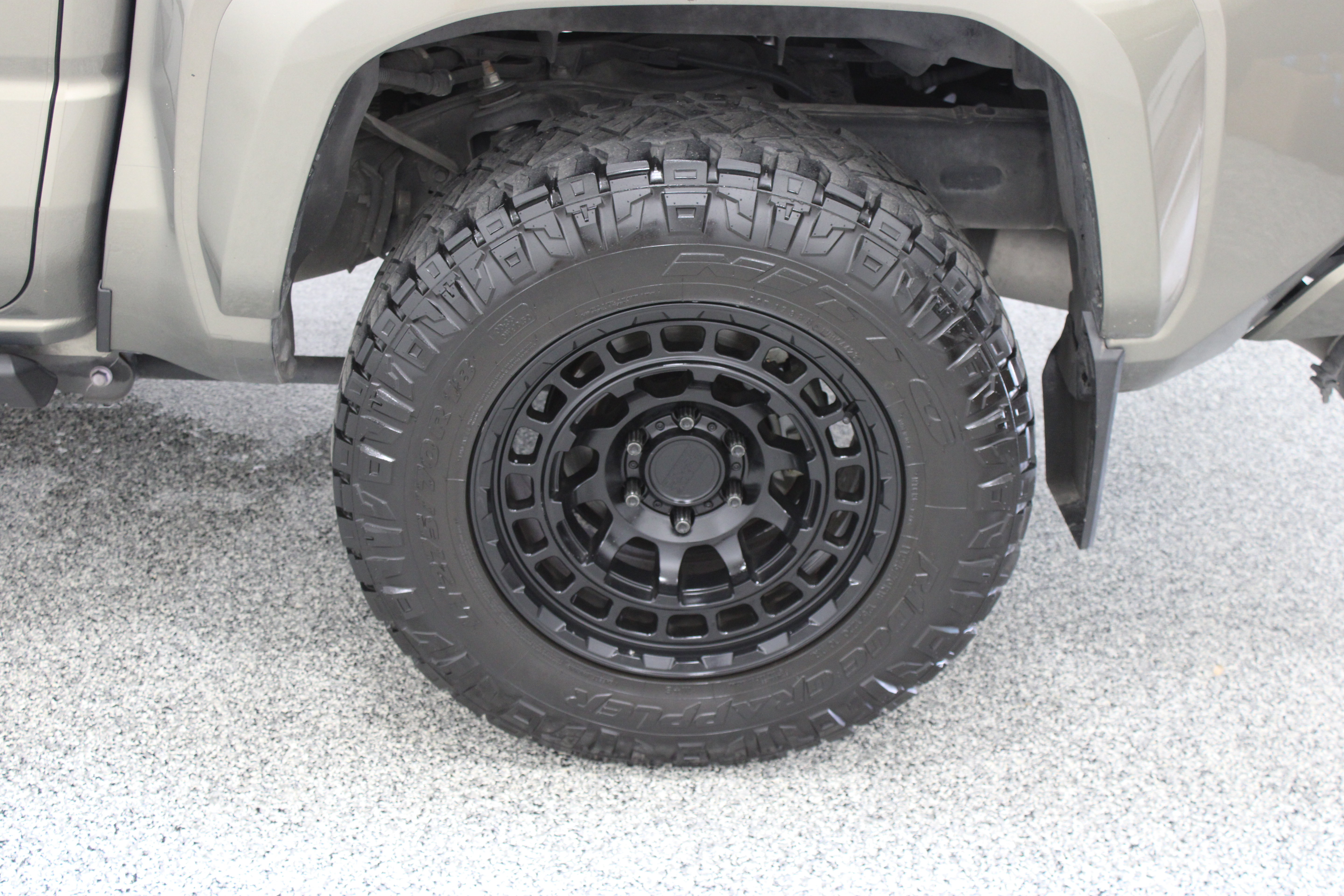 Used 2024 Toyota Tacoma TRD Sport AWD/4WD image 10