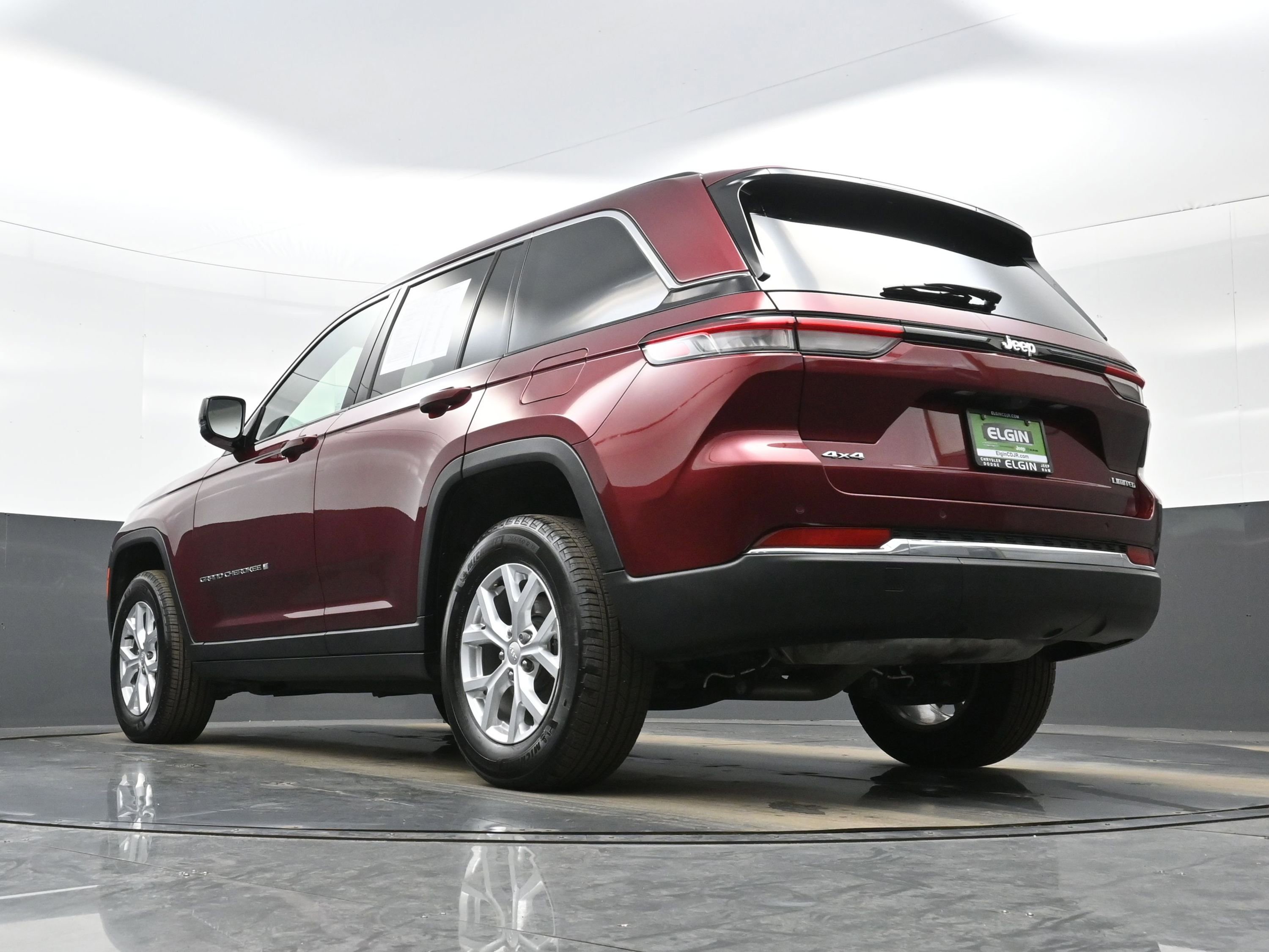 Used 2023 Jeep Grand Cherokee Limited image 29