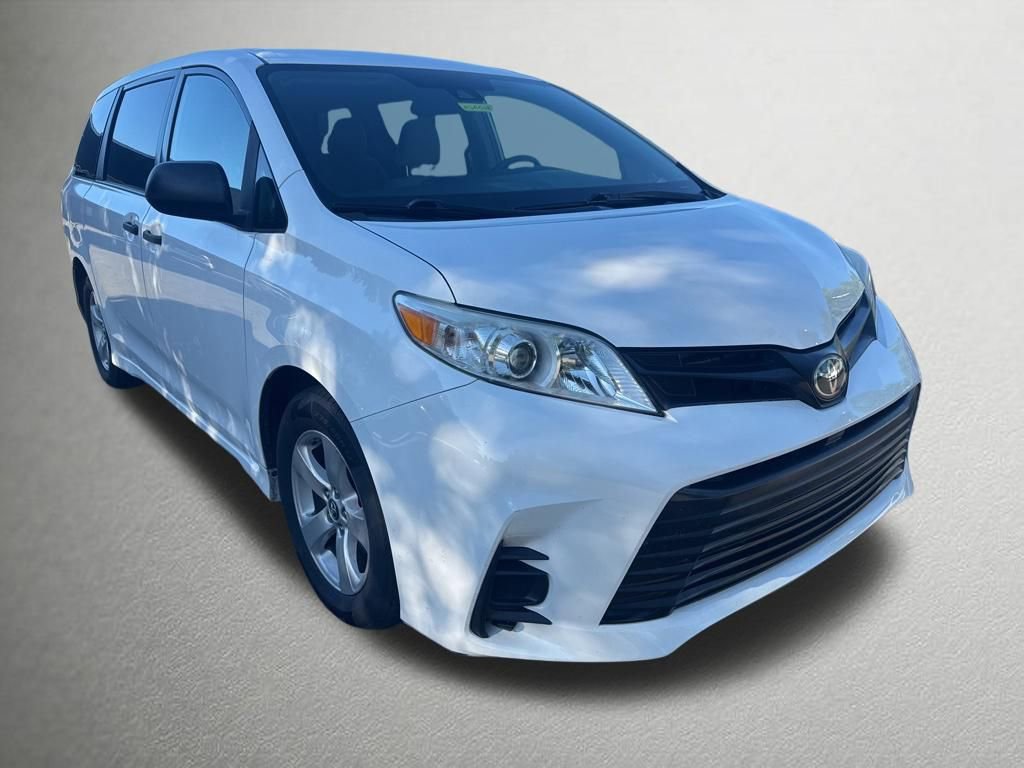 Used 2019 Toyota Sienna L FWD image 1