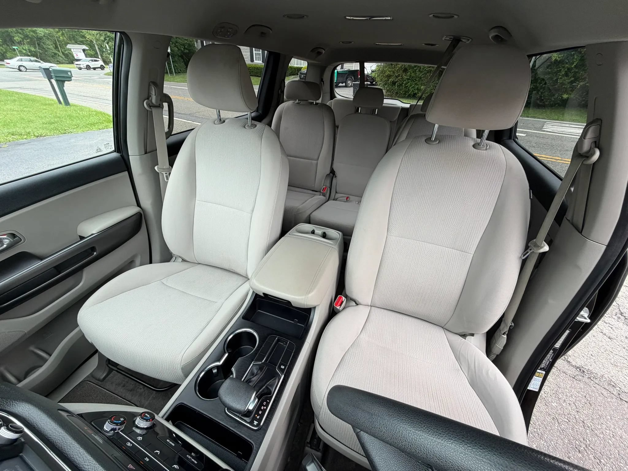 Used 2019 Kia Sedona LX FWD image 14