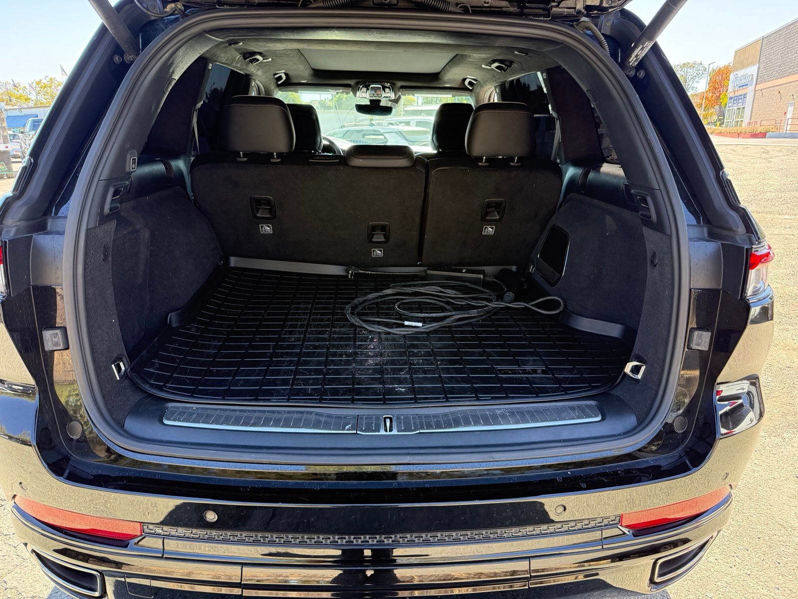 Used 2023 Jeep Grand Cherokee Summit AWD/4WD image 5