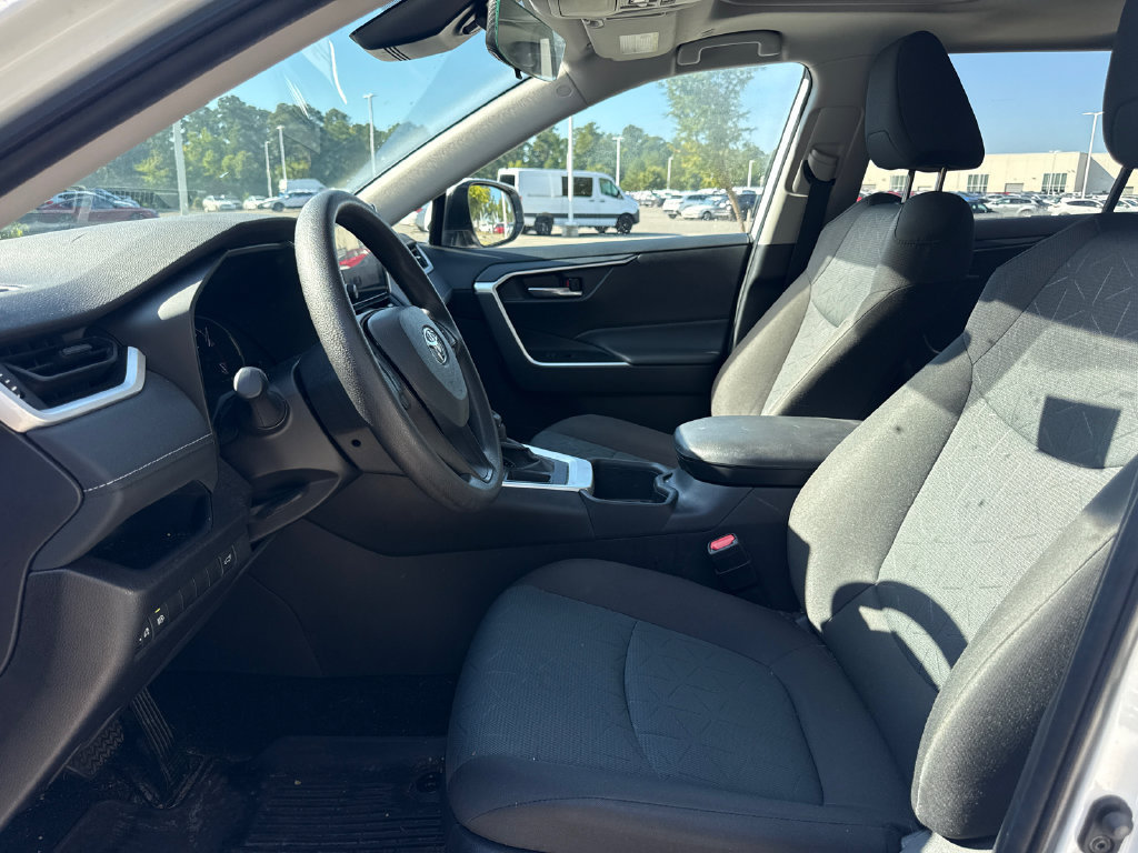 Used 2025 Toyota RAV4 XLE w/ Convenience Package FWD image 12