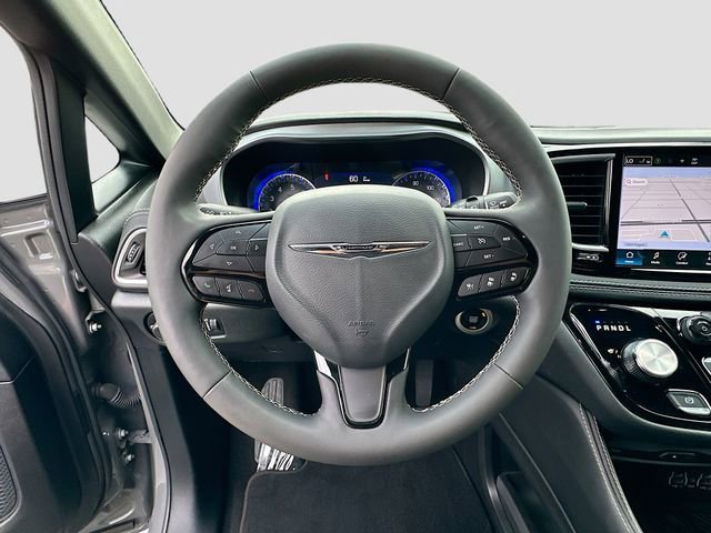 Used 2025 Chrysler Pacifica Limited w/ Uconnect Theater Family Group AWD/4WD image 11
