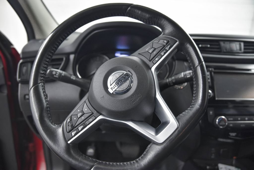 Used 2018 Nissan Rogue Sport SV w/ SV Technology Package image 17