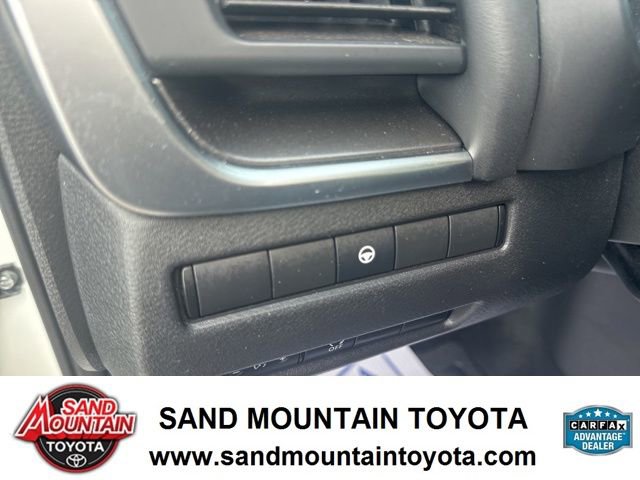 Used 2023 Nissan Rogue SV FWD image 14