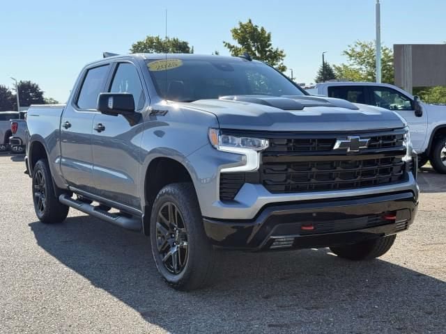Used 2025 Chevrolet Silverado 1500 LT Trail Boss w/ LT Trail Boss Premium Package AWD/4WD image 4