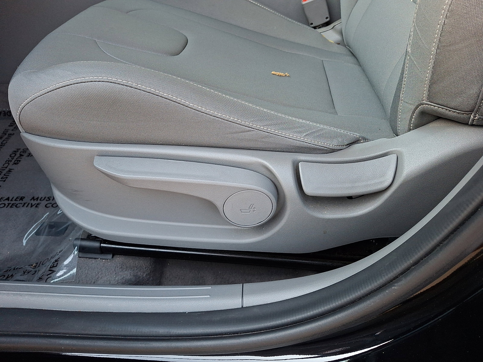 Used 2023 Hyundai Elantra SEL FWD image 14