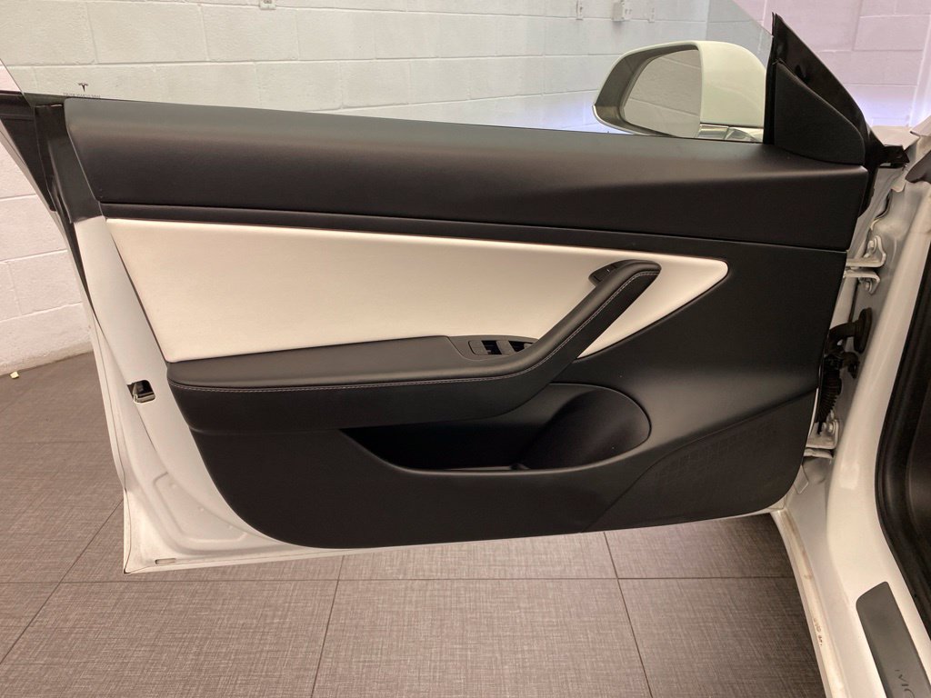 Used 2020 Tesla Model 3 Standard Range Plus RWD image 18