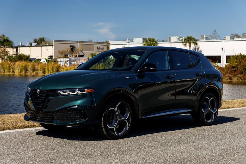 New 2026 Alfa Romeo Tonale w/ Active Assist Package AWD/4WD image 7
