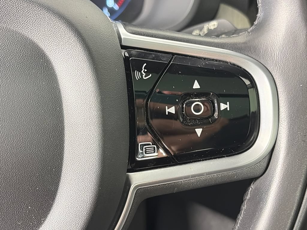 Used 2020 Volvo XC60 T6 Inscription AWD/4WD image 18
