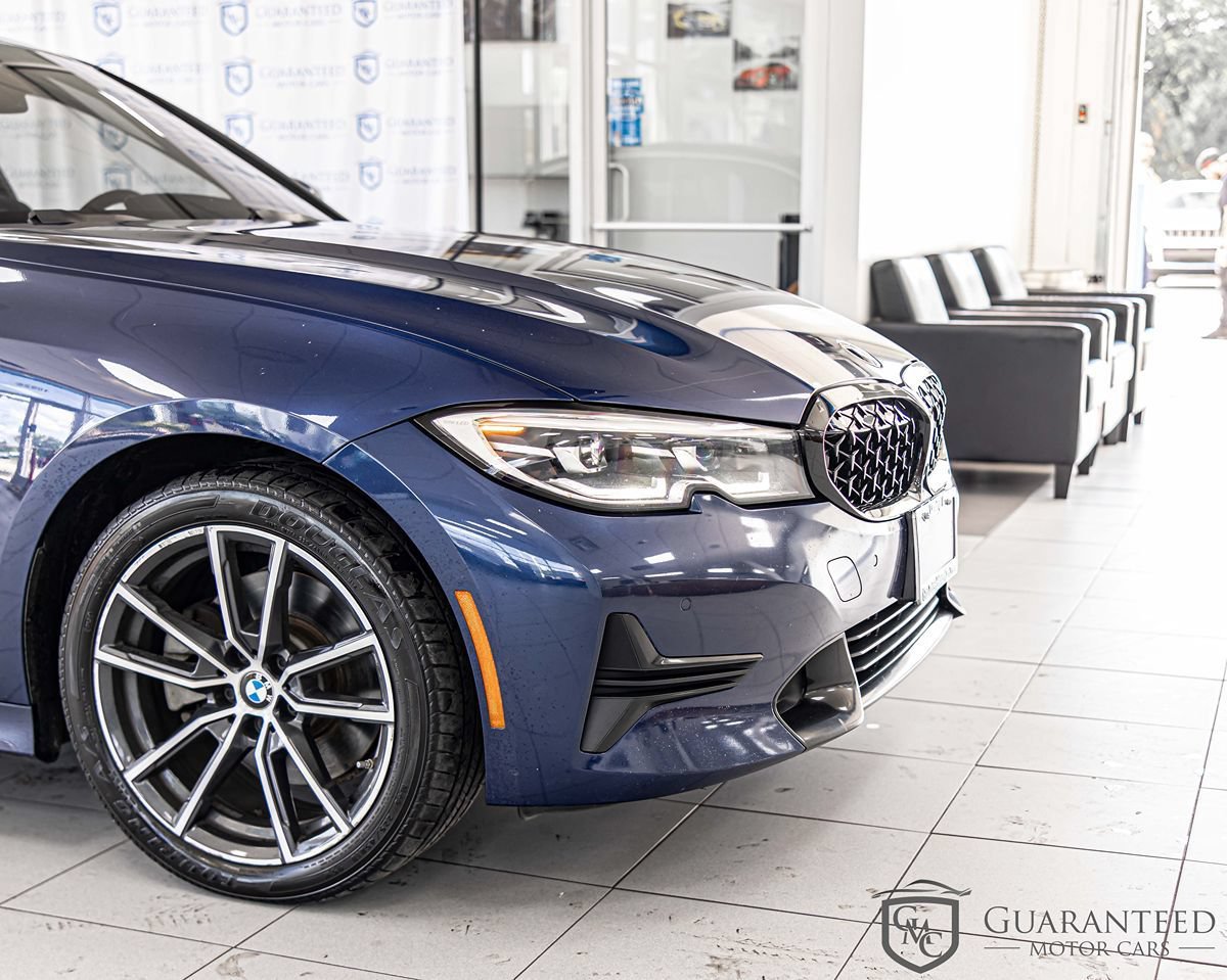 Used 2019 BMW 330i xDrive Sedan w/ Convenience Package AWD/4WD image 4