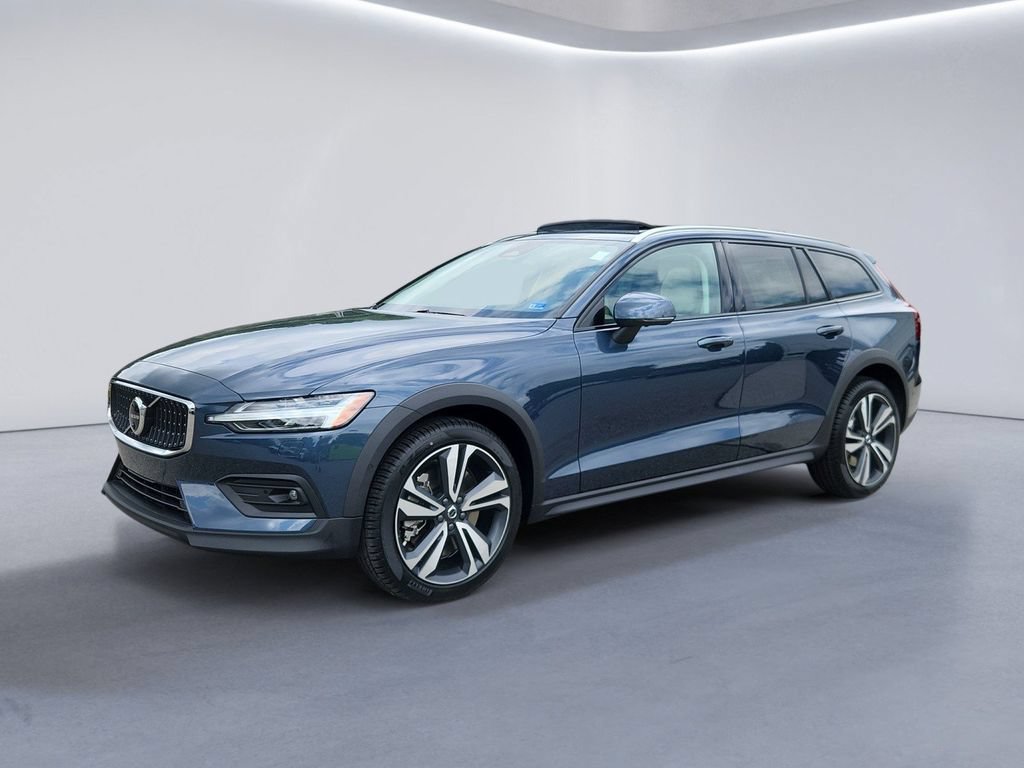 New 2026 Volvo V60 B5 Cross Country Plus w/ Protection Package Premier AWD/4WD image 7
