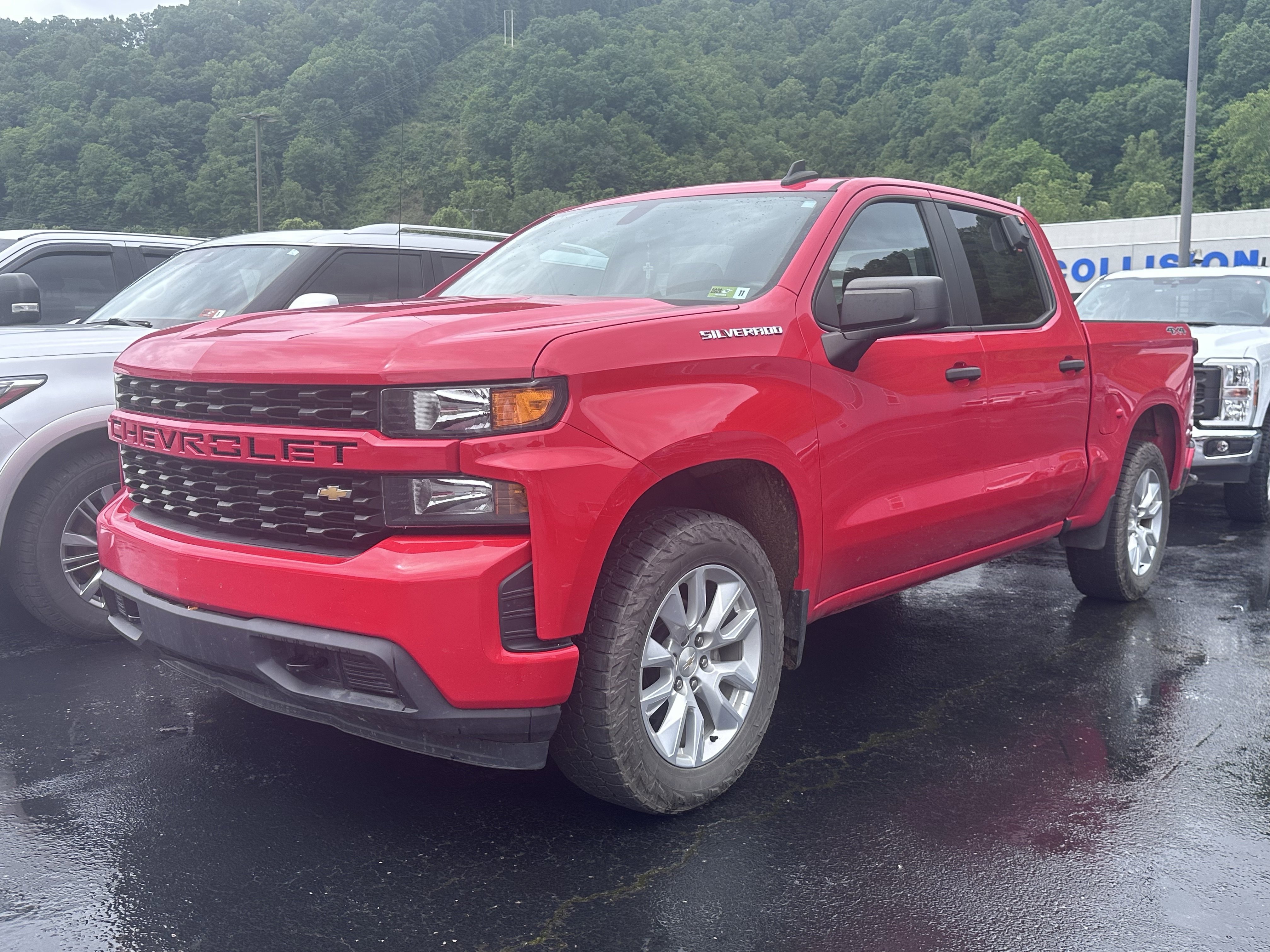 Used 2020 Chevrolet Silverado 1500 Custom w/ Custom Value Package AWD/4WD image 3