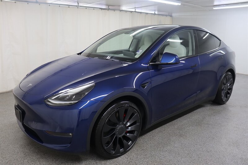 Used 2022 Tesla Model Y Performance AWD/4WD image 3