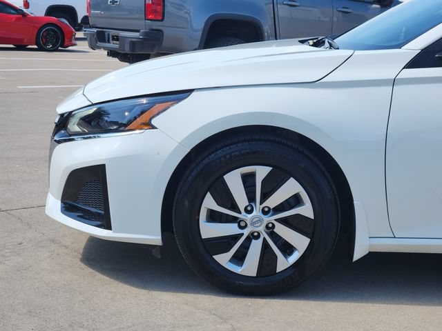 Used 2025 Nissan Altima 2.5 S FWD image 16